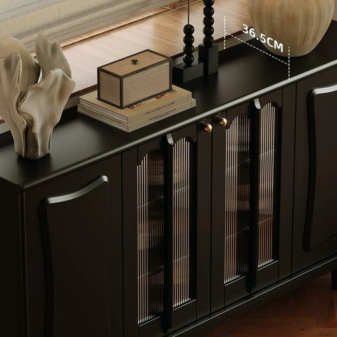Buffet médiéval en bois noir avec étagères