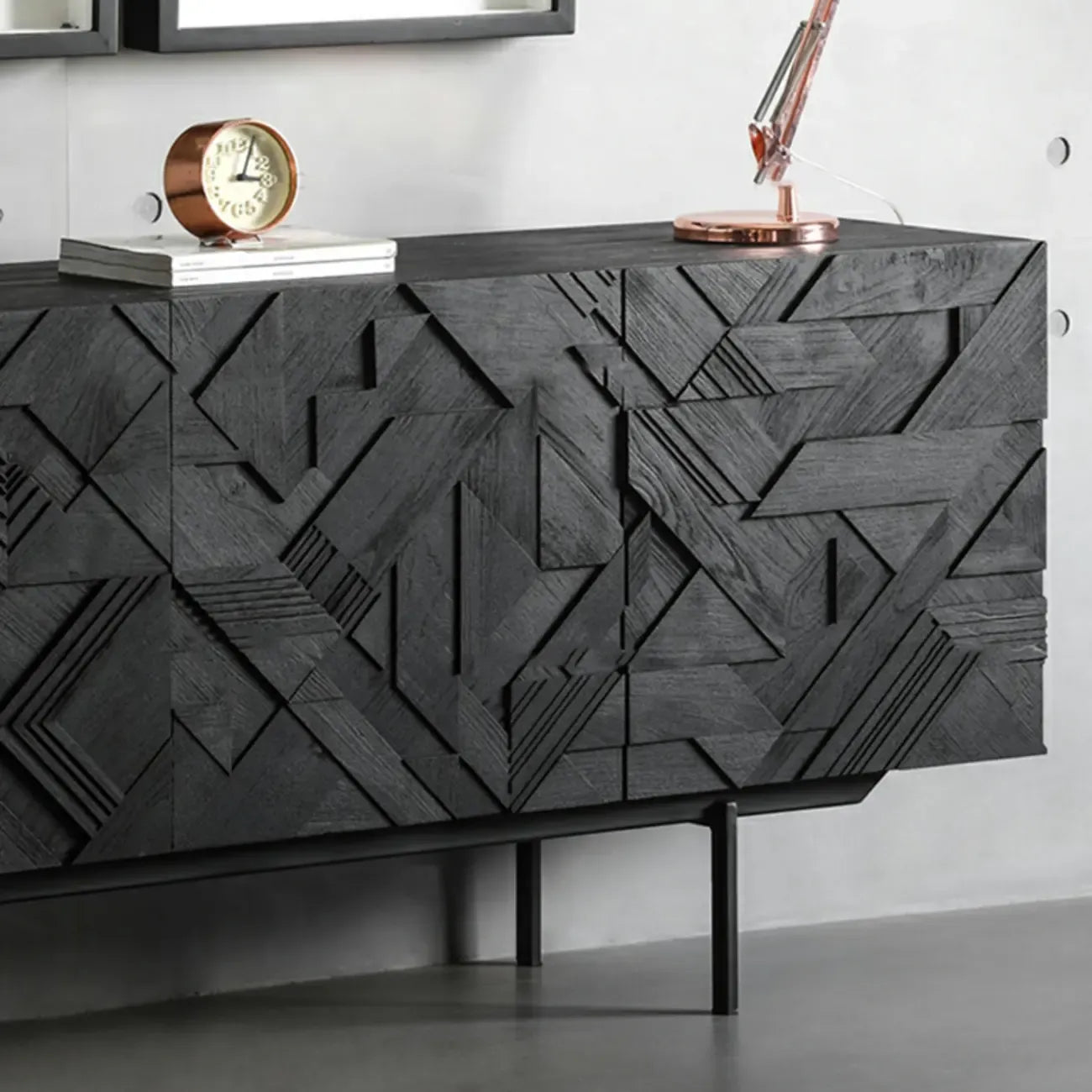 Buffet moderne en bois noir géométrique avec placards
