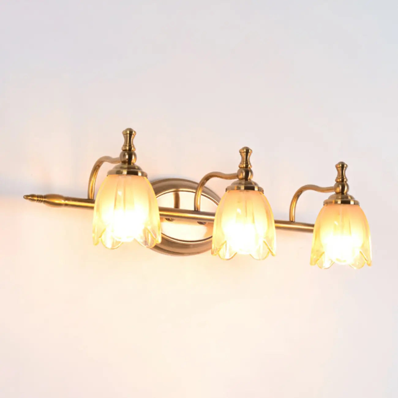 Lampada da bagno moderna in metallo con paralume in vetro floreale