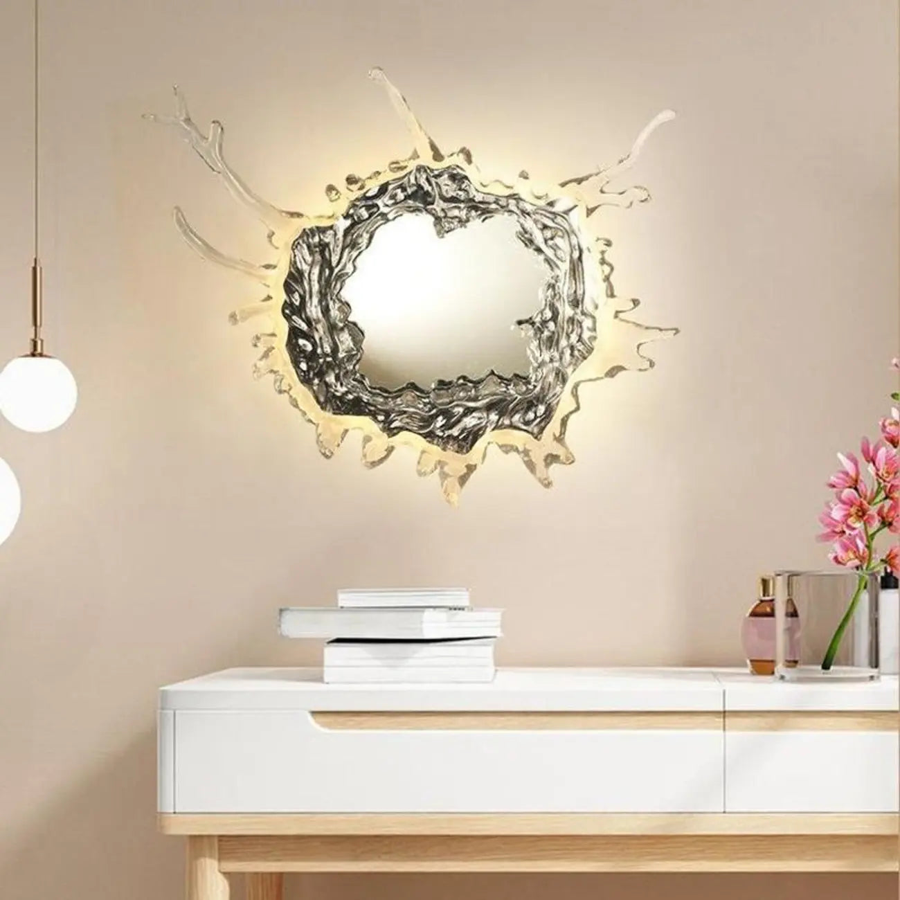 Applique murale design en résine argentée avec brumisateur pour la décoration intérieure