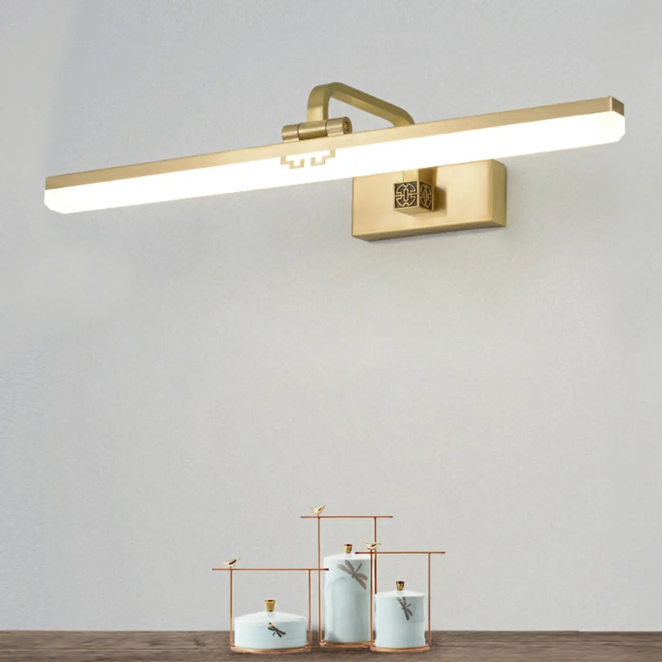 Applique murale minimaliste et réglable à LED dorée pour miroir de courtoisie