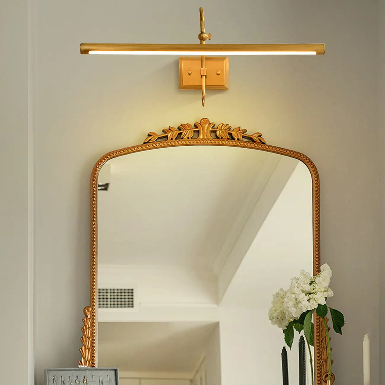 Applique lineare a LED in rame retrò ad arco