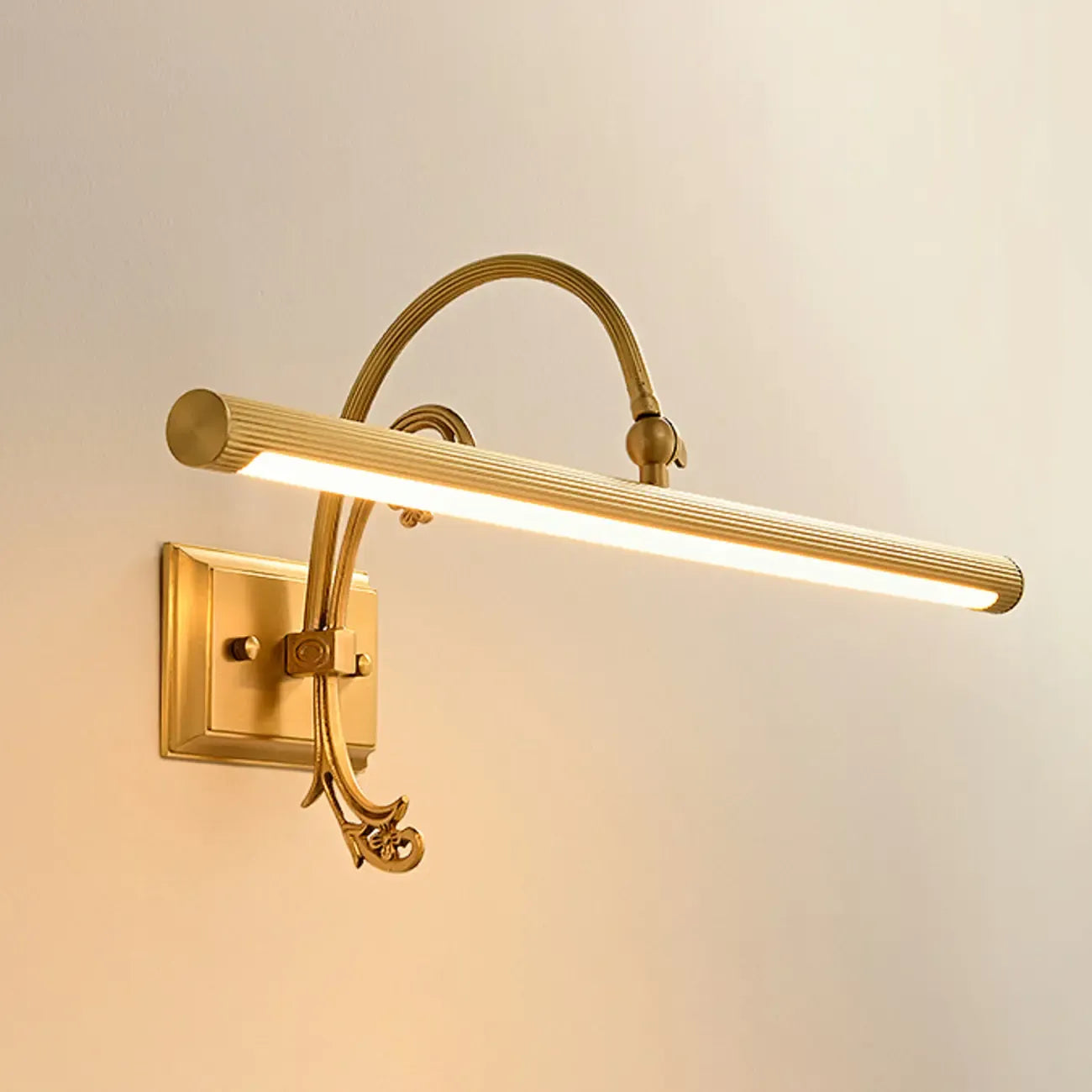 Applique lineare a LED in rame retrò ad arco