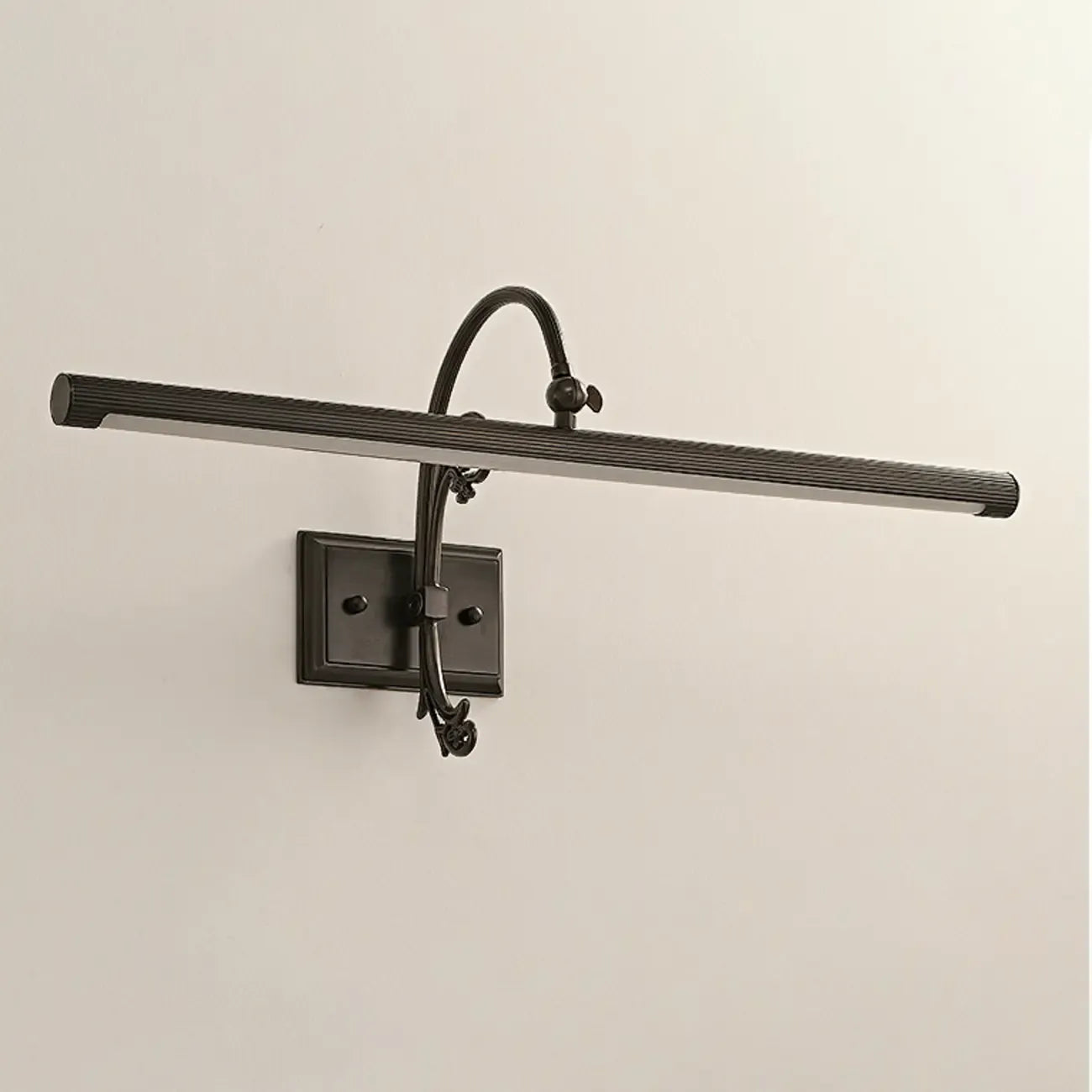 Applique lineare a LED in rame retrò ad arco