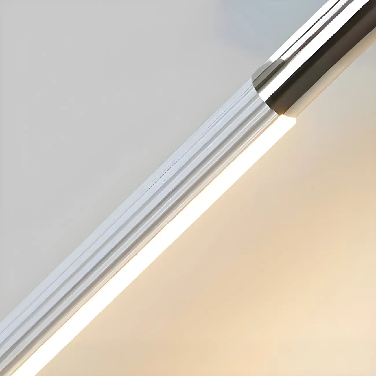 Applique murale LED blanche minimaliste à tube long pour salle de bain