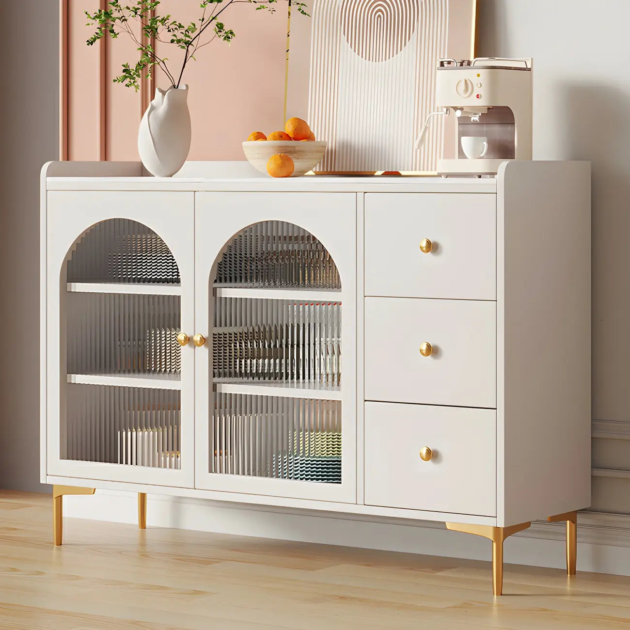 Buffet élégant en bois blanc avec tiroirs et étagères