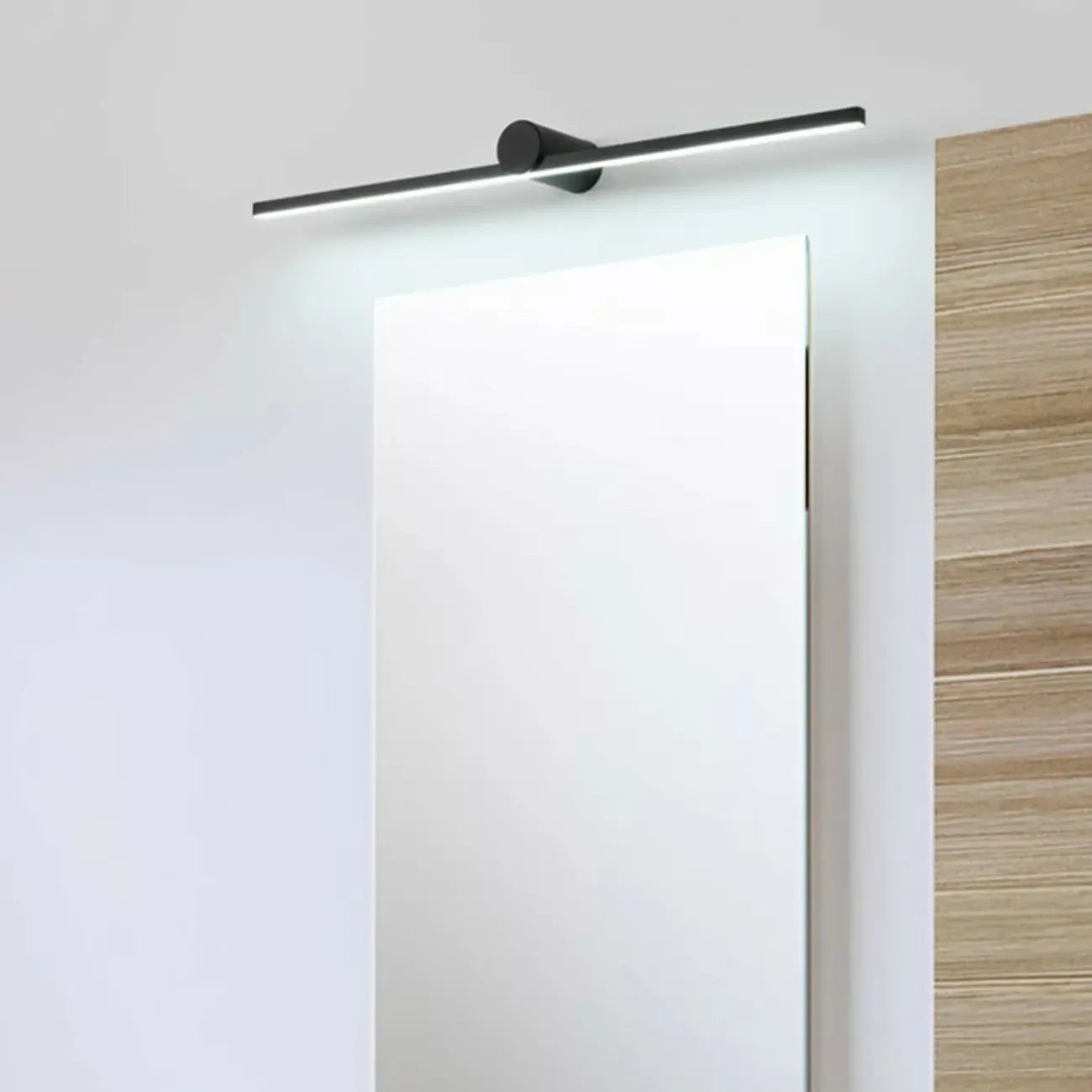 Applique murale LED linéaire noire à intensité variable pour salle de bain
