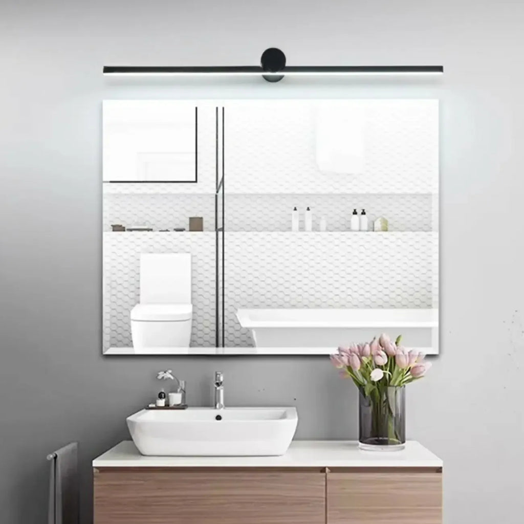 Applique murale LED linéaire noire à intensité variable pour salle de bain
