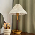 Lampe de table élégante en tissu plissé avec chaînette pour chambre à coucher