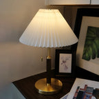 Lampe de table élégante en tissu plissé avec chaînette pour chambre à coucher
