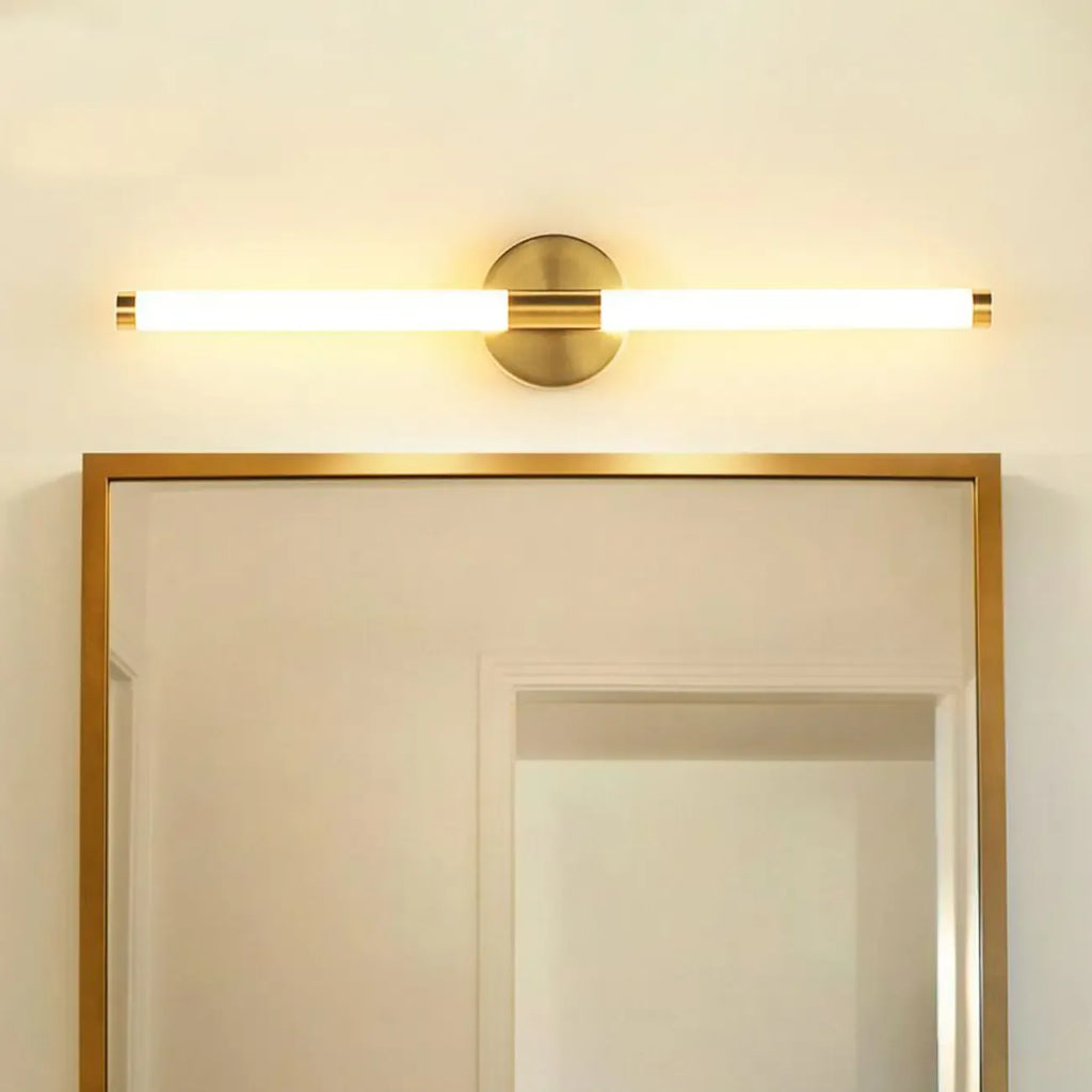 Applique murale moderne en métal tubulaire doré à LED pour chambre à coucher