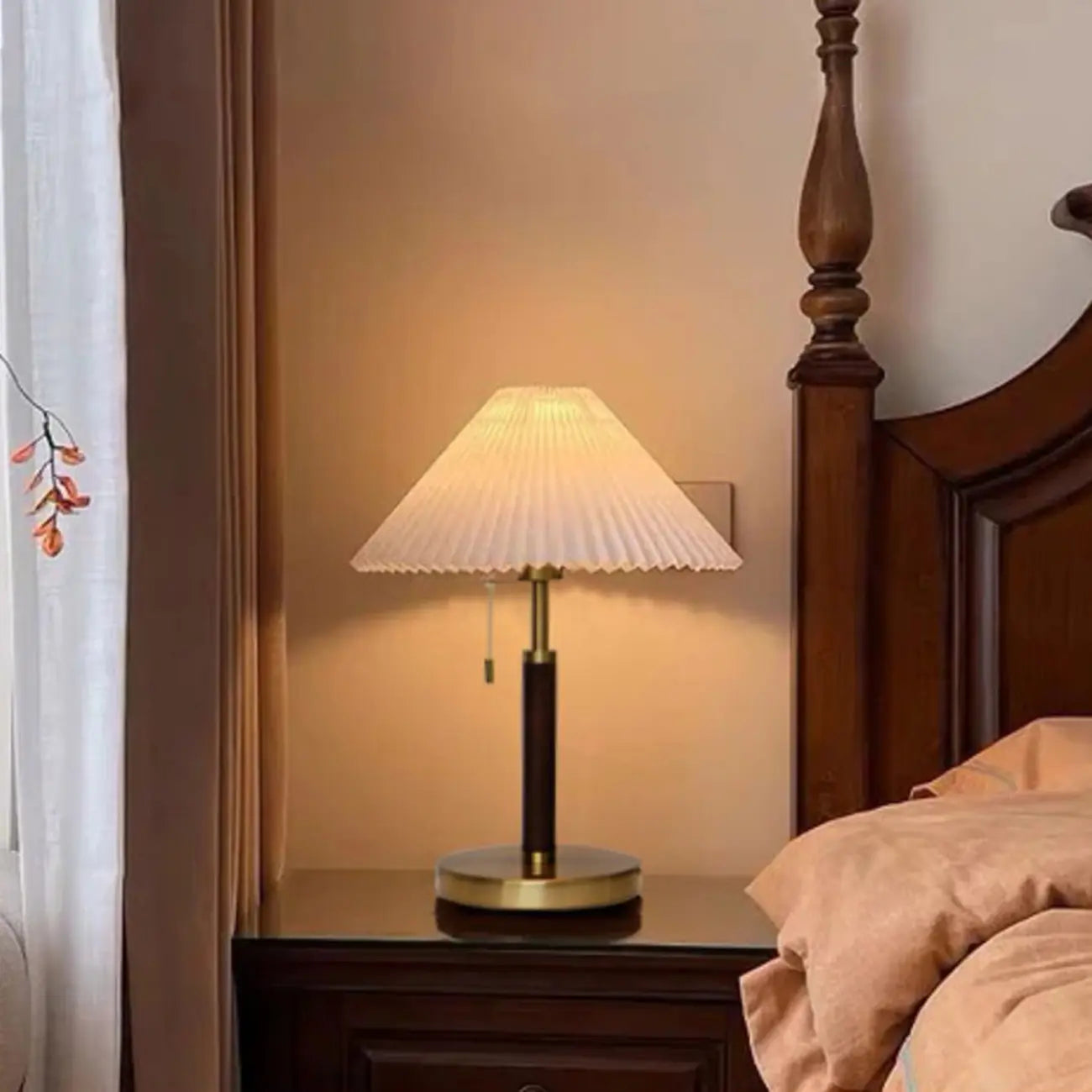 Lampe de table élégante en tissu plissé avec chaînette pour chambre à coucher