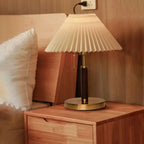 Lampe de table élégante en tissu plissé avec chaînette pour chambre à coucher
