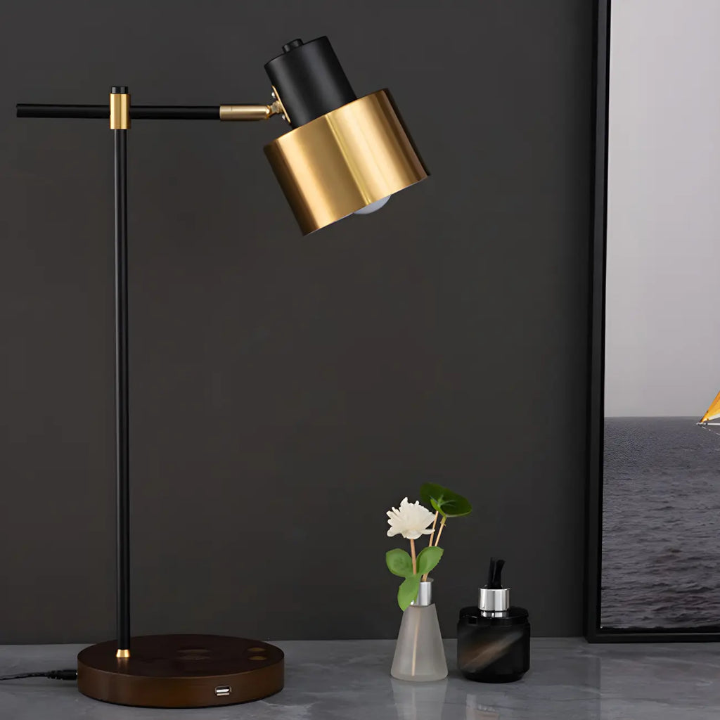 Lampe de table contemporaine en métal noir avec œil protecteur