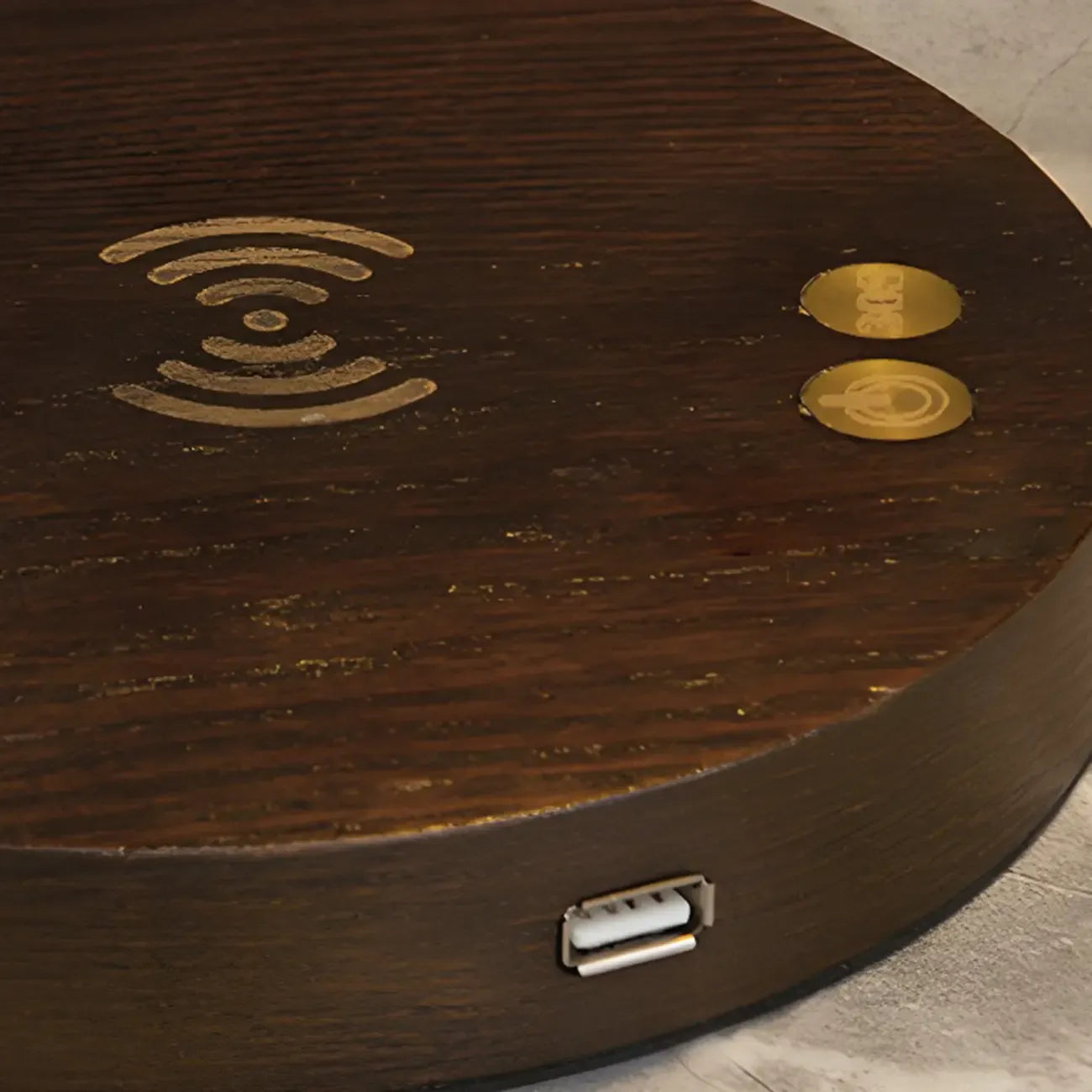 Lampe de table contemporaine en métal noir avec œil protecteur