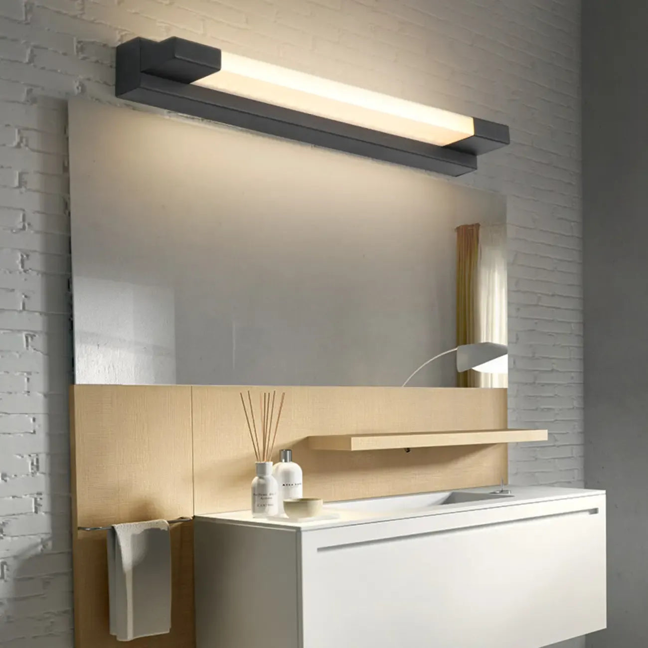 Applique murale moderne noire à LED dimmable avec abat-jour en acrylique