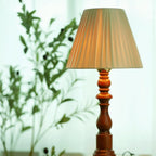 Lampe de chevet moderne et élégante avec base en bois et tissu