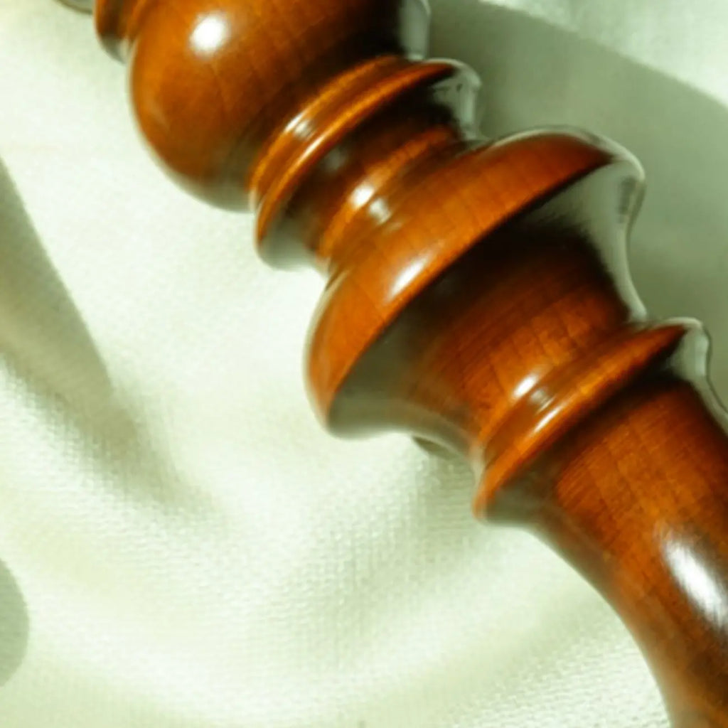 Lampe de chevet moderne et élégante avec base en bois et tissu