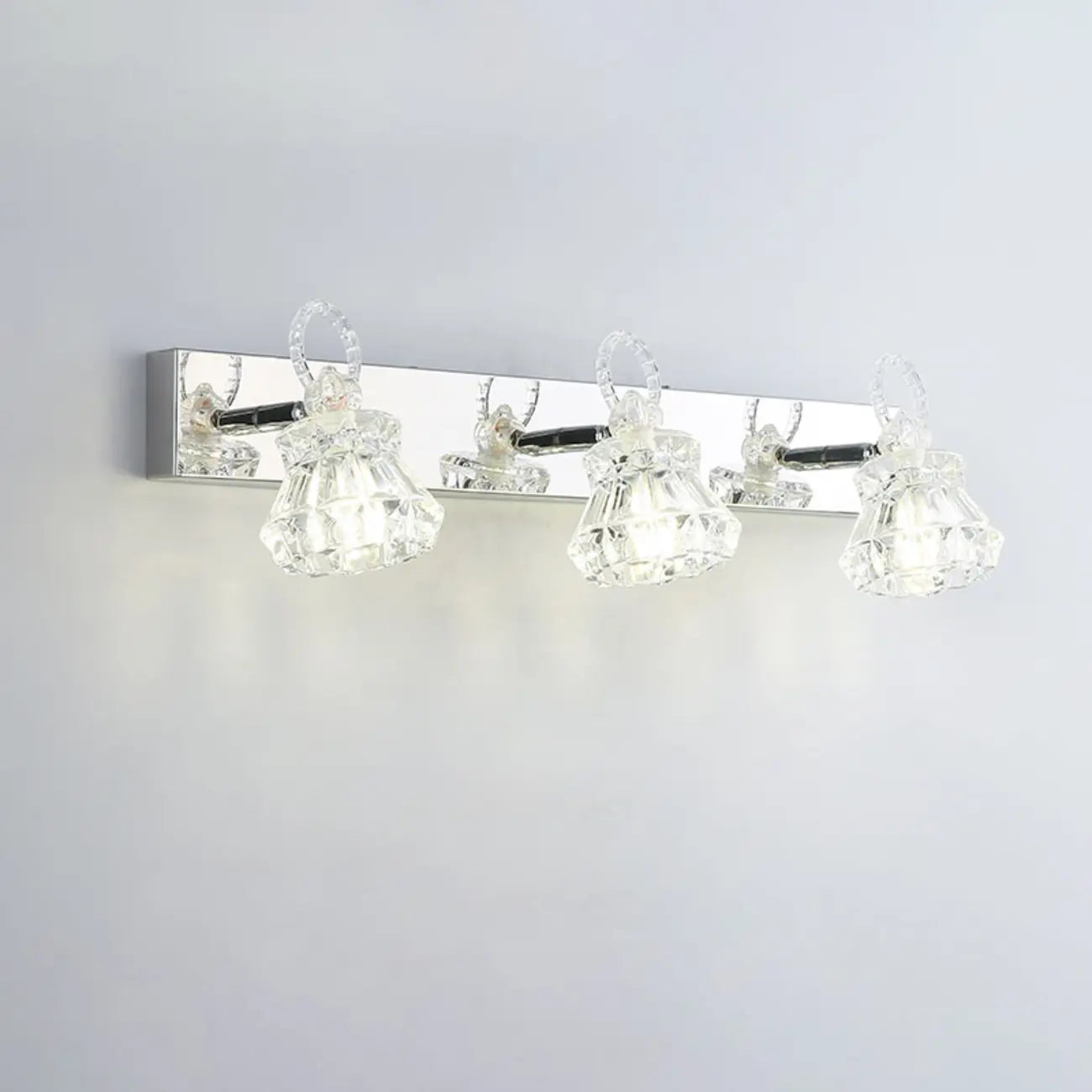 Applique murale de luxe argentée à 3 têtes avec verre transparent pour salle de bain