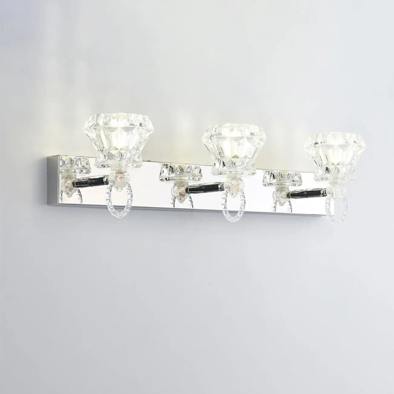 Applique murale de luxe argentée à 3 têtes avec verre transparent pour salle de bain