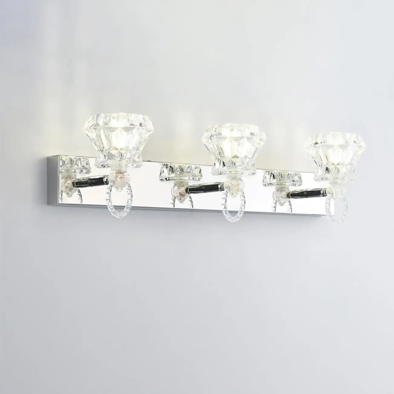 Applique murale de luxe argentée à 3 têtes avec verre transparent pour salle de bain