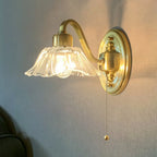 Applique murale florale en verre transparent avec bras arqué doré pour salle de bain