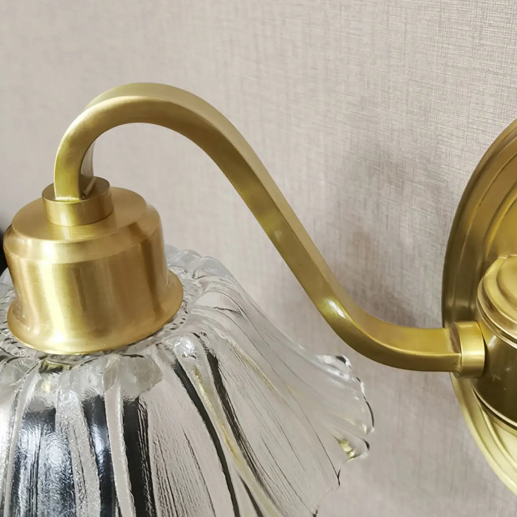 Applique murale florale en verre transparent avec bras arqué doré pour salle de bain