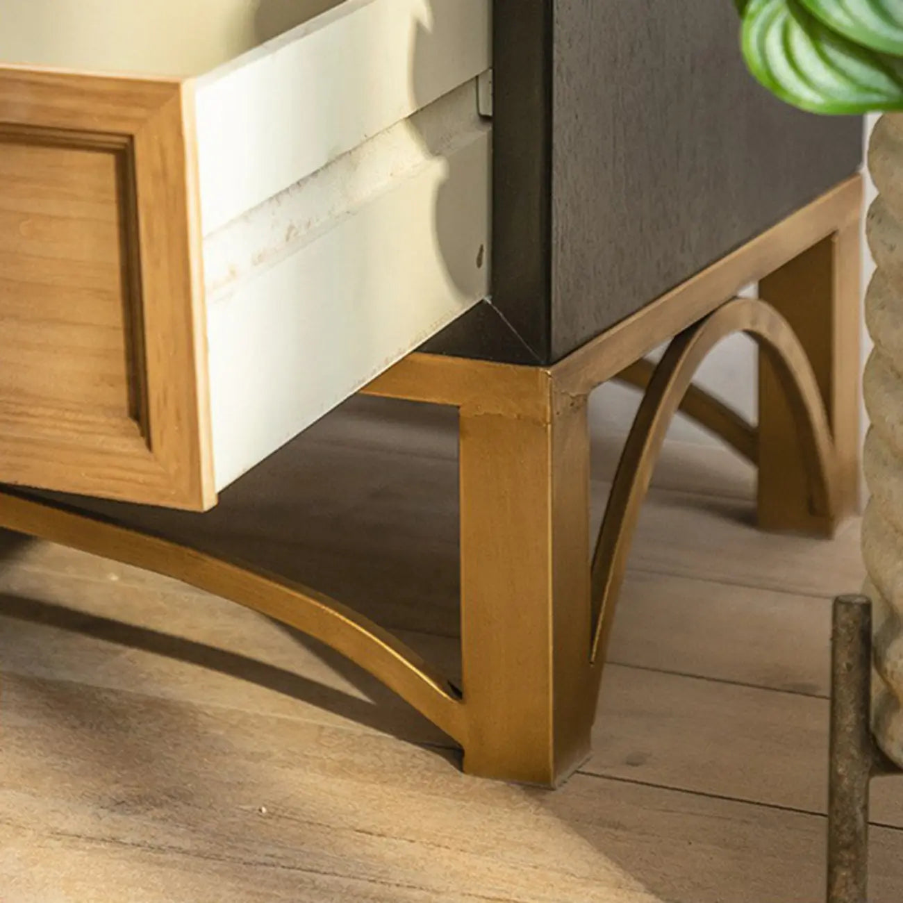 Credenza 16W rustica marrone in legno con ante in vetro e cassetto