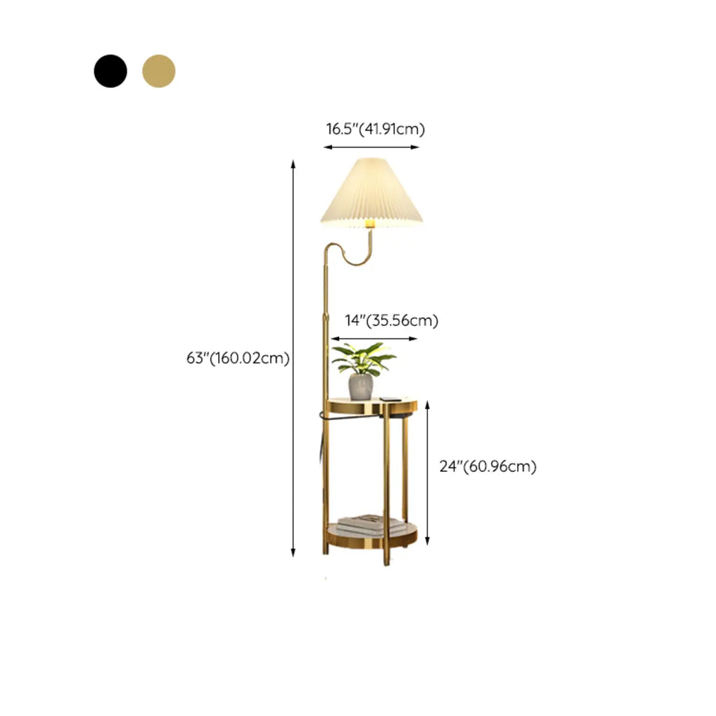 Lampadaire linéaire moderne doré avec étagère et abat-jour plissé