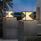 Lampes solaires cubiques transparentes noires pour poteaux extérieurs