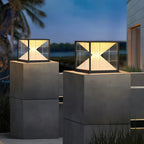 Lampes solaires cubiques transparentes noires pour poteaux extérieurs
