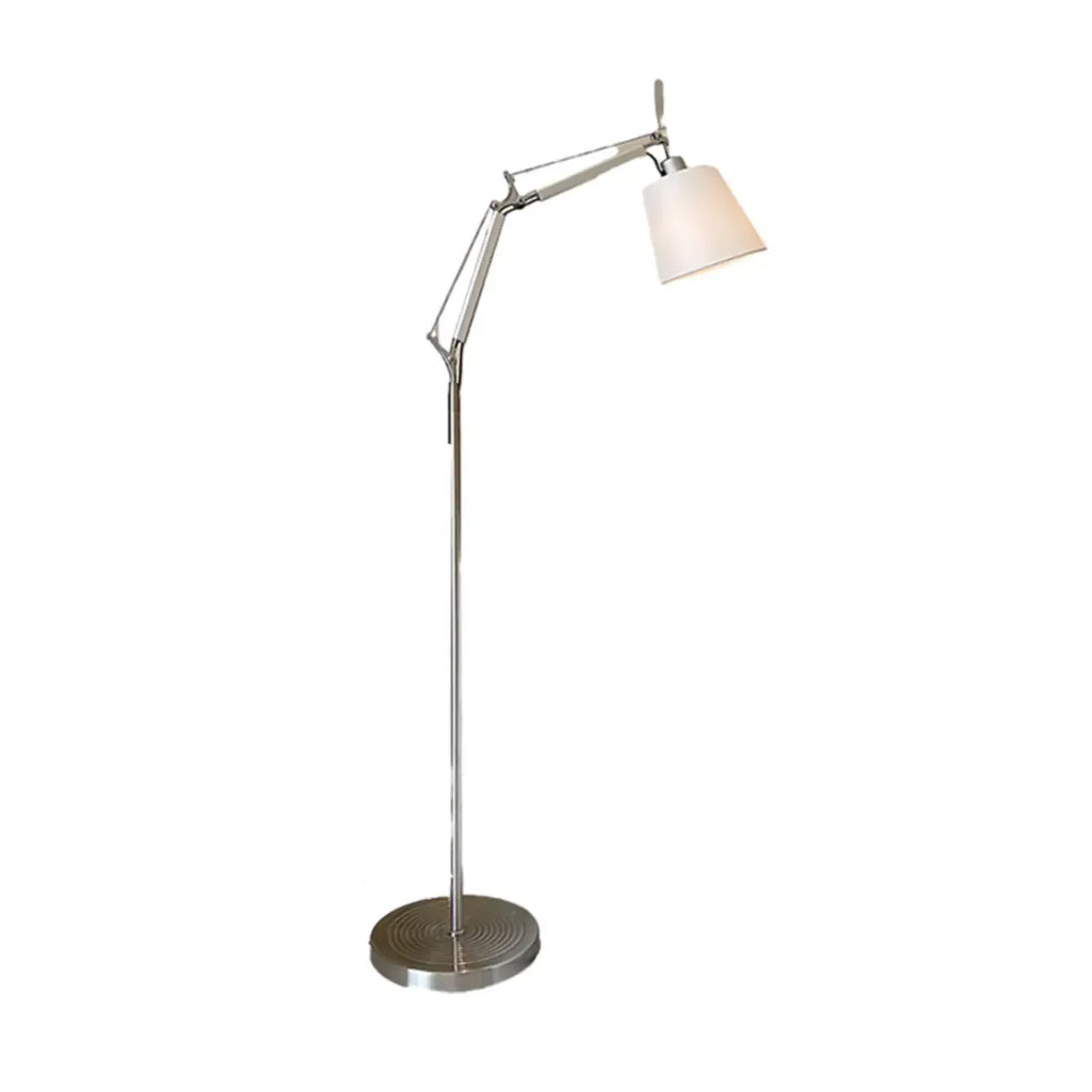 Lampada da terra orientabile in argento con paralume a tamburo in tessuto