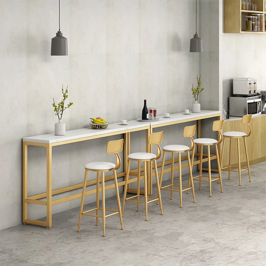 Ensemble table de bar élégant en faux marbre avec chaises rembourrées