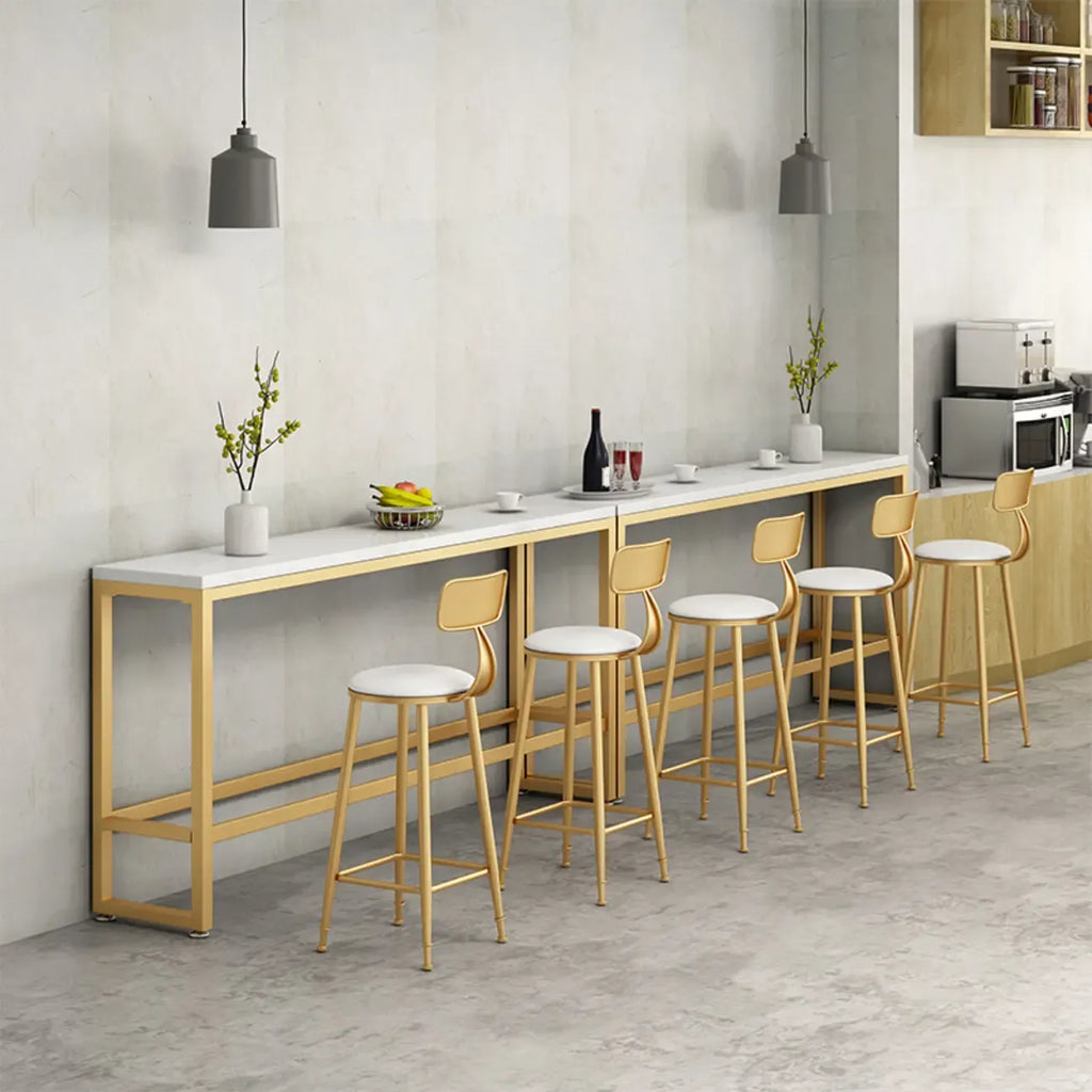 Ensemble table de bar élégant en faux marbre avec chaises rembourrées