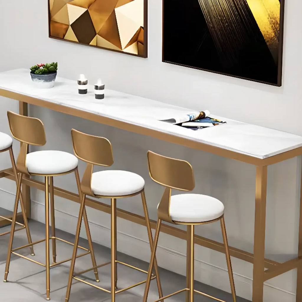Ensemble table de bar élégant en faux marbre avec chaises rembourrées