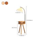 Lampadaire moderne avec abat-jour en tissu couleur bois et étagère trépied