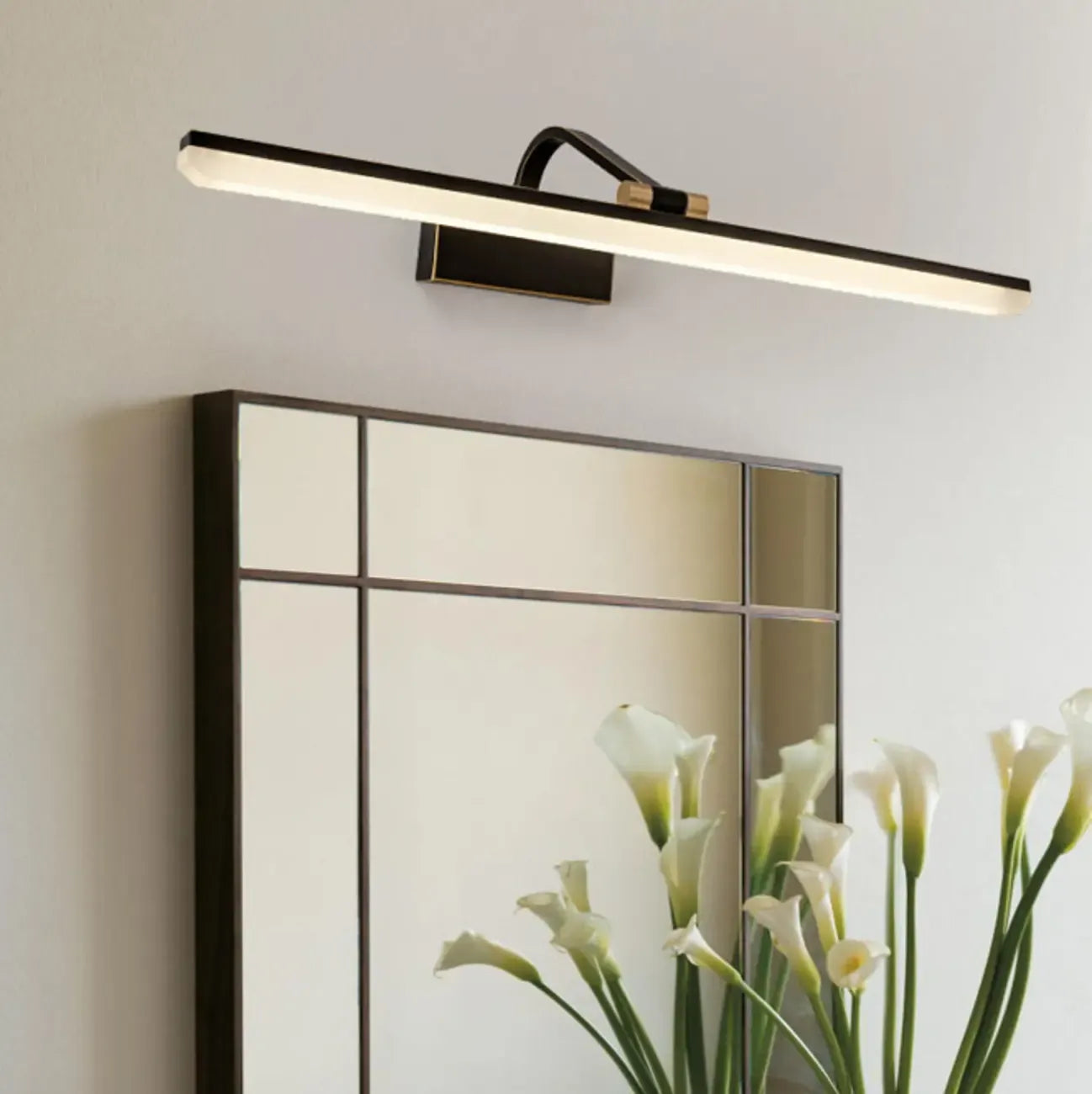 Barre lumineuse LED moderne pour salle de bain avec design linéaire