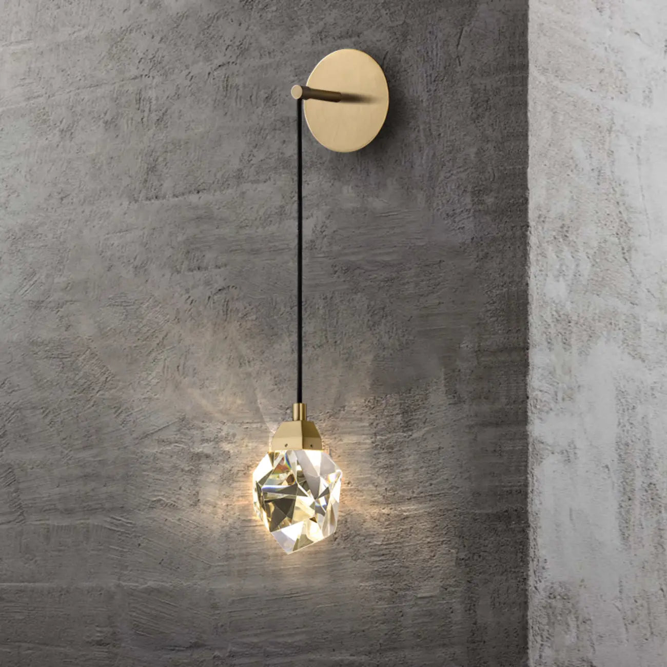 Applique murale minimaliste en laiton et cristal, abat-jour en verre
