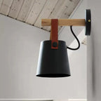Lampada da parete moderna in legno e metallo con cinghia in pelle