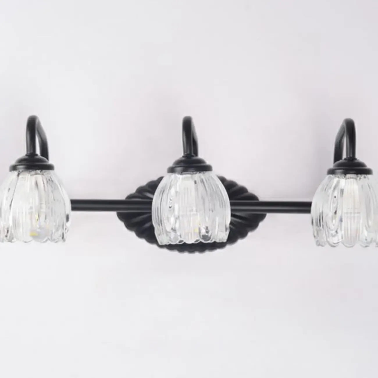 Applique murale vintage à 3 lumières pour salle de bain avec abat-jour en verre arqué