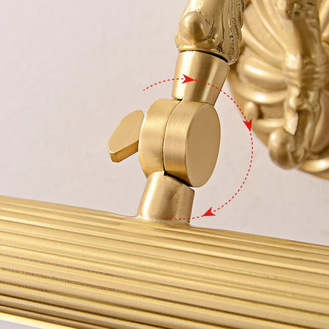 Applique murale LED dorée pour salle de bain avec lumière chaude