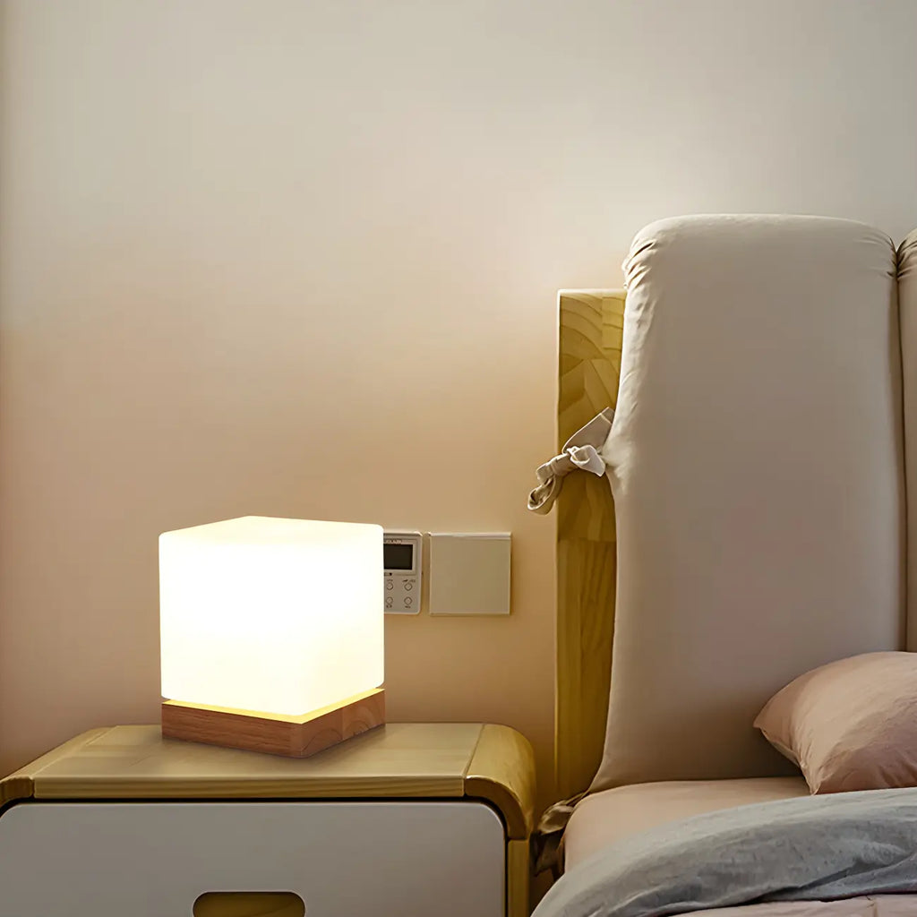 Lampe de chevet créative en bois en forme de maison