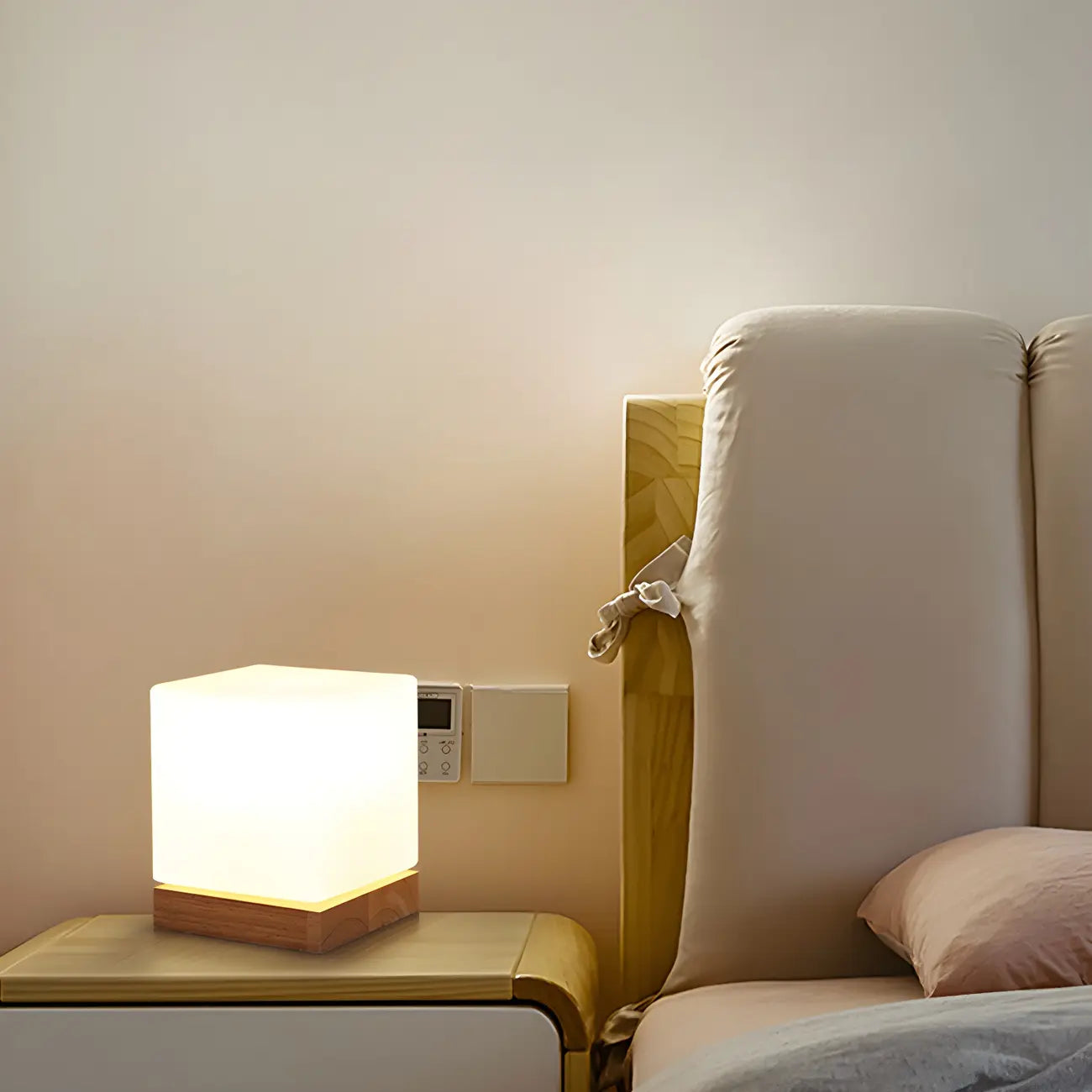 Lampe de chevet créative en bois en forme de maison