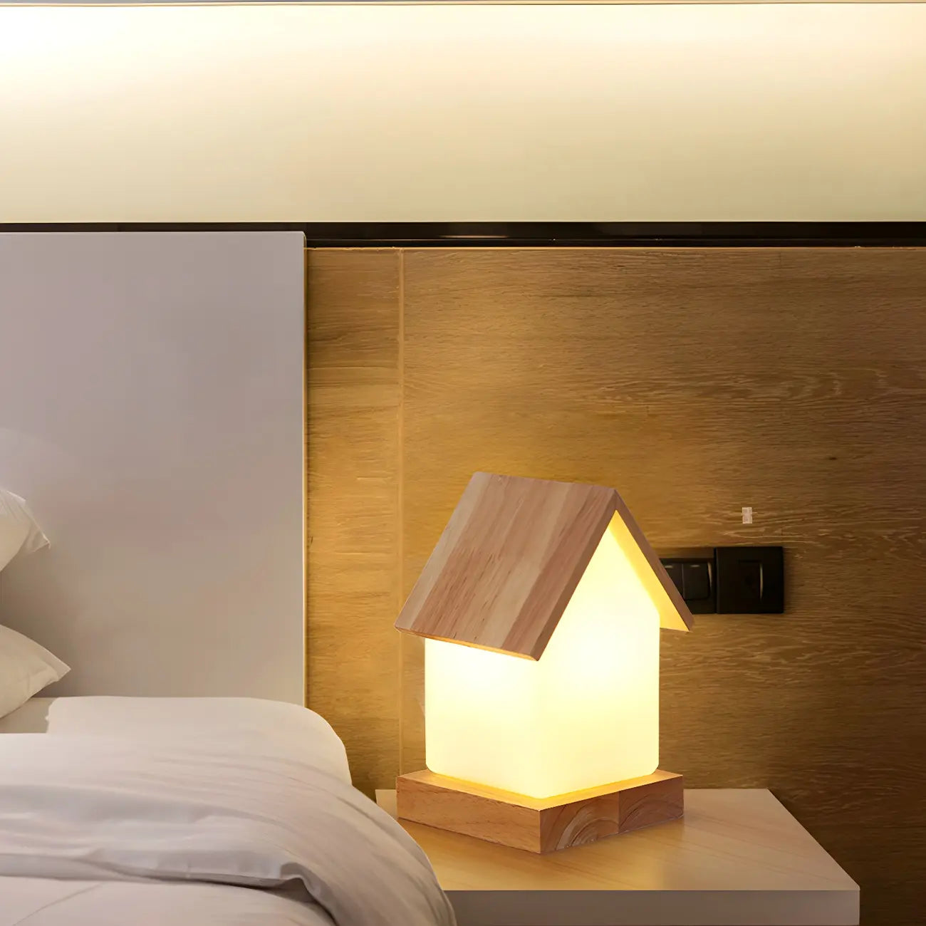 Lampe de chevet créative en bois en forme de maison