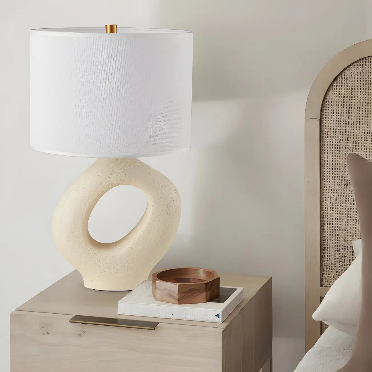 Lampe de table Art Déco avec abat-jour cylindrique et base en résine pour chambre à coucher