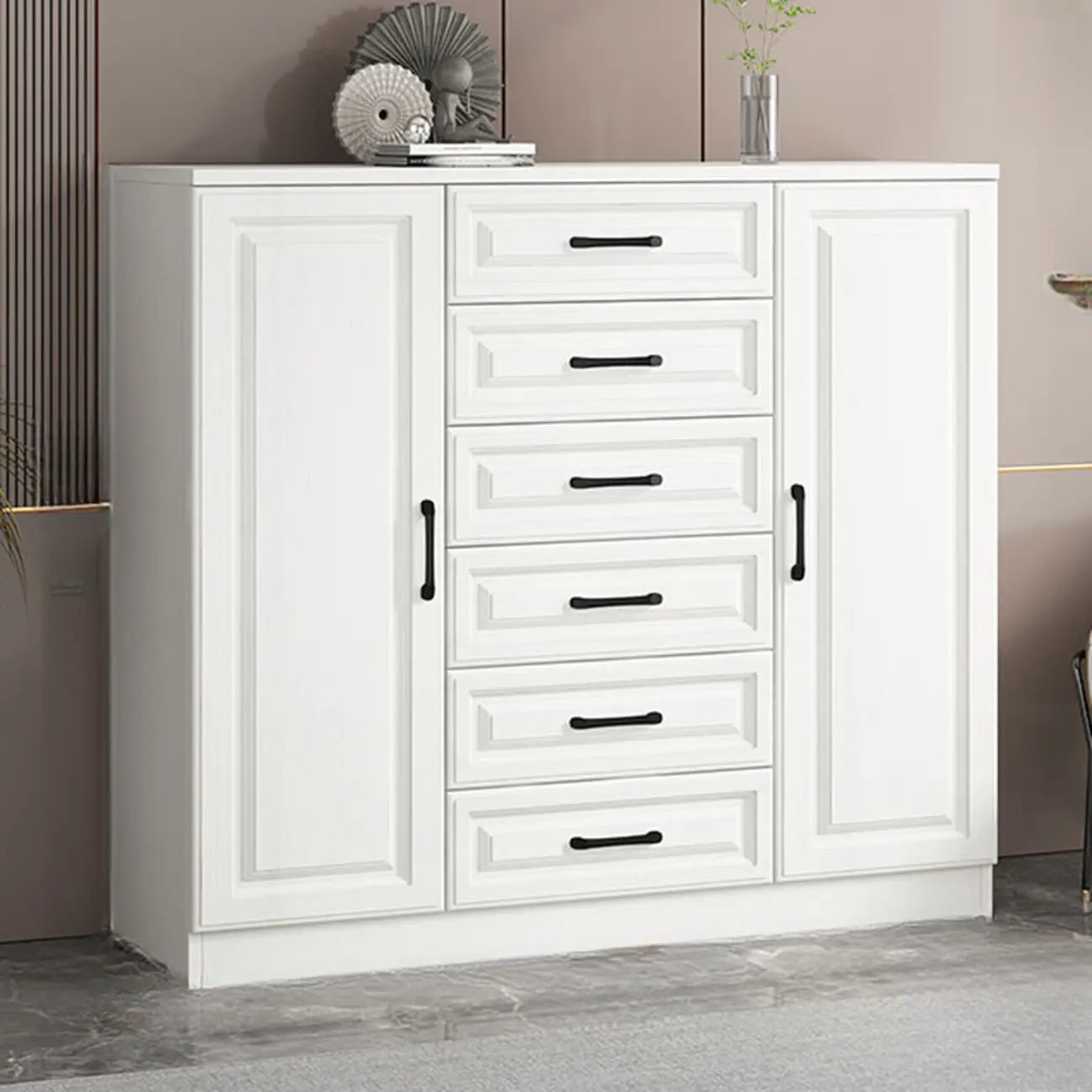 Meuble indépendant en bois blanc avec tiroirs et portes