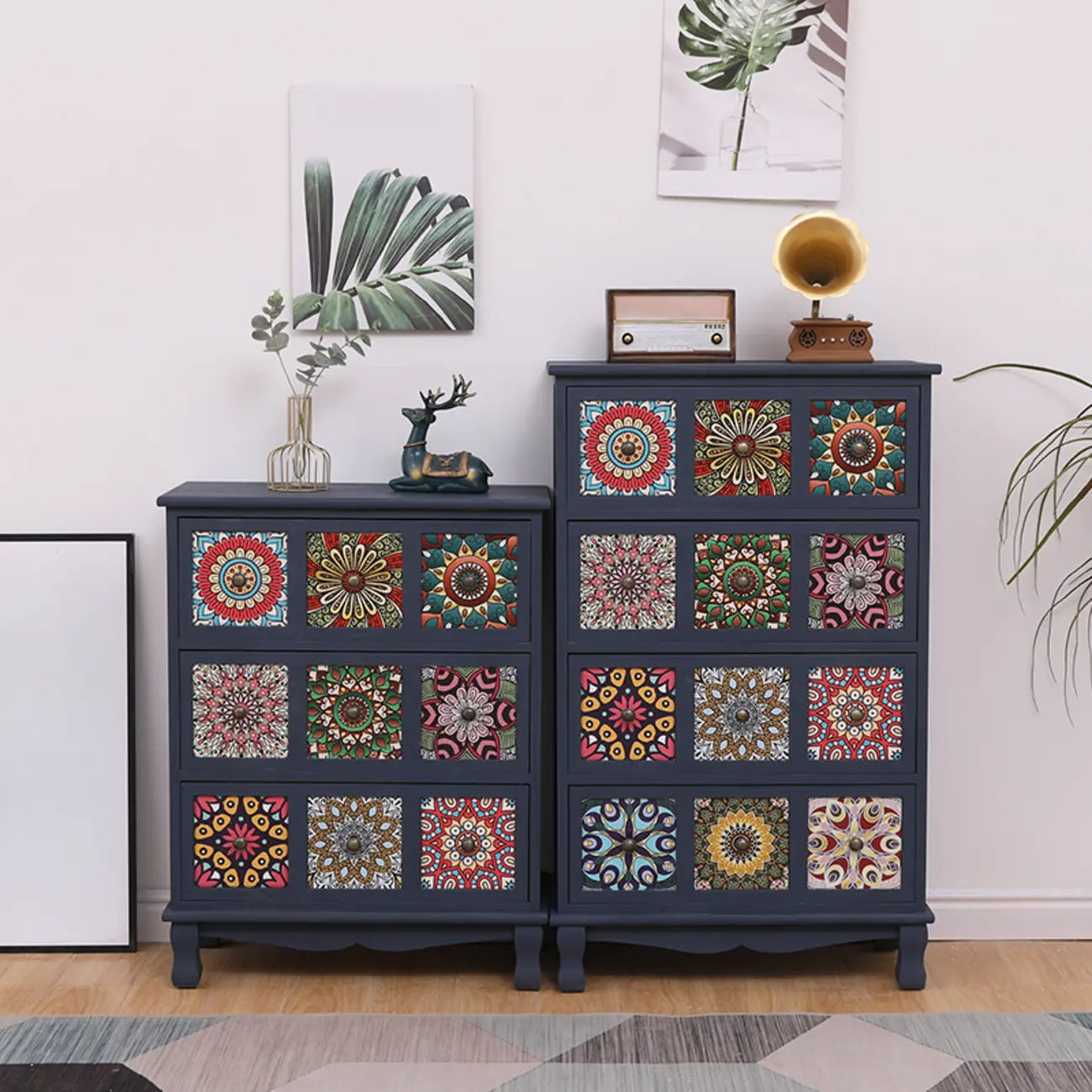 Meuble moderne du milieu du siècle avec motifs décoratifs pour la maison