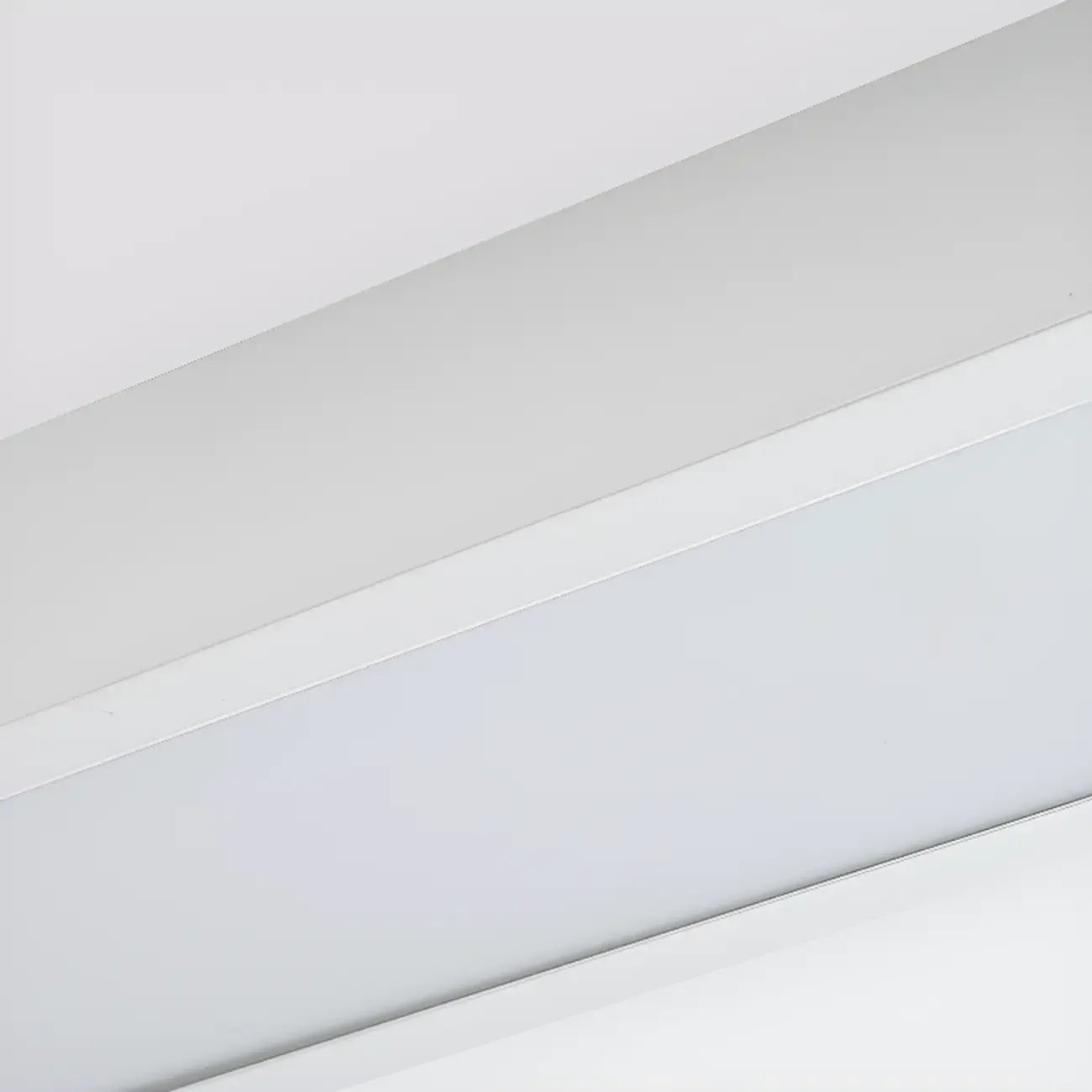Plafonnier LED moderne encastré pour espaces résidentiels
