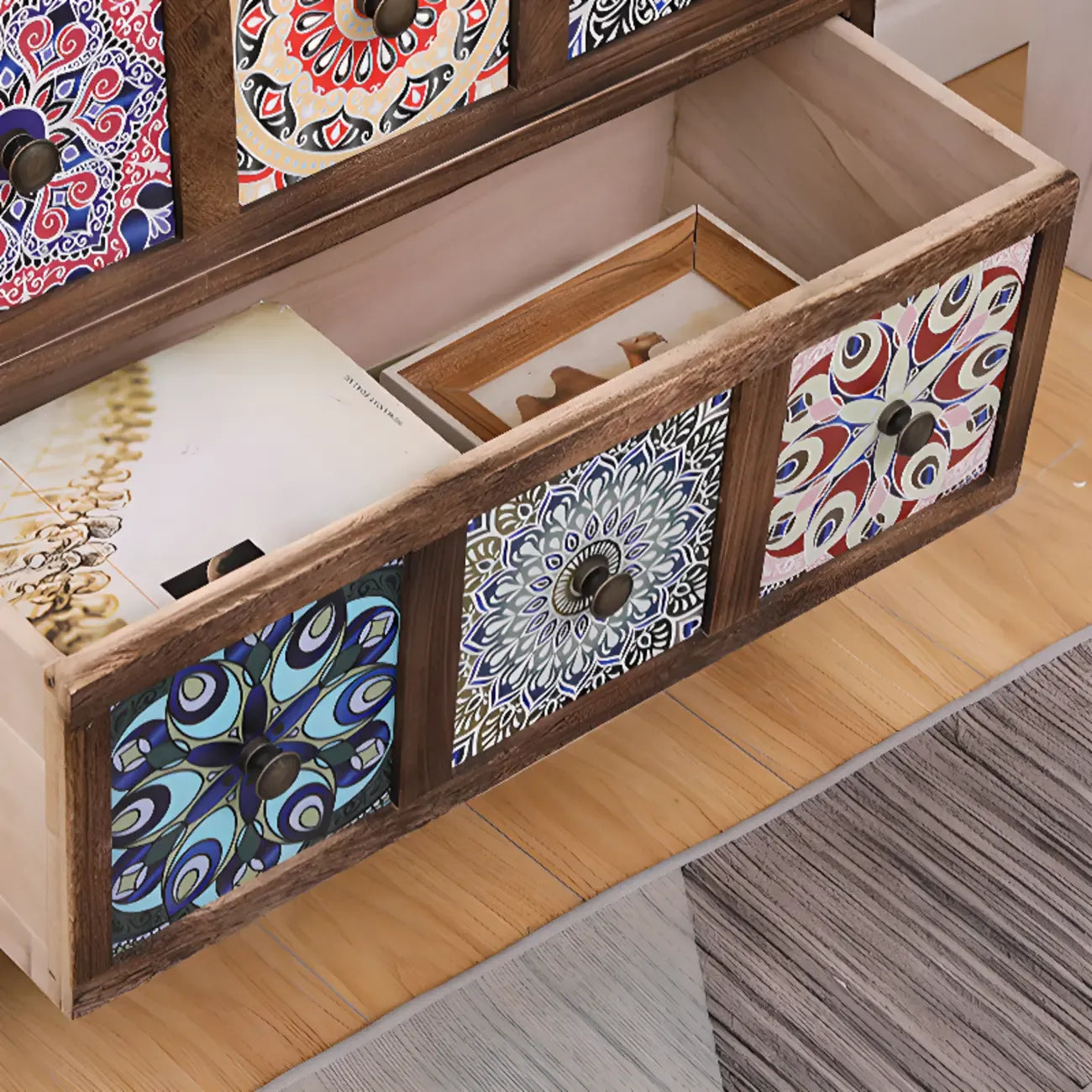 Meuble moderne du milieu du siècle avec motifs décoratifs pour la maison