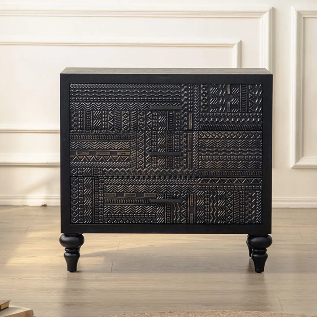Meuble rectangulaire en bois noir vieilli sculpté de style Mid-Century